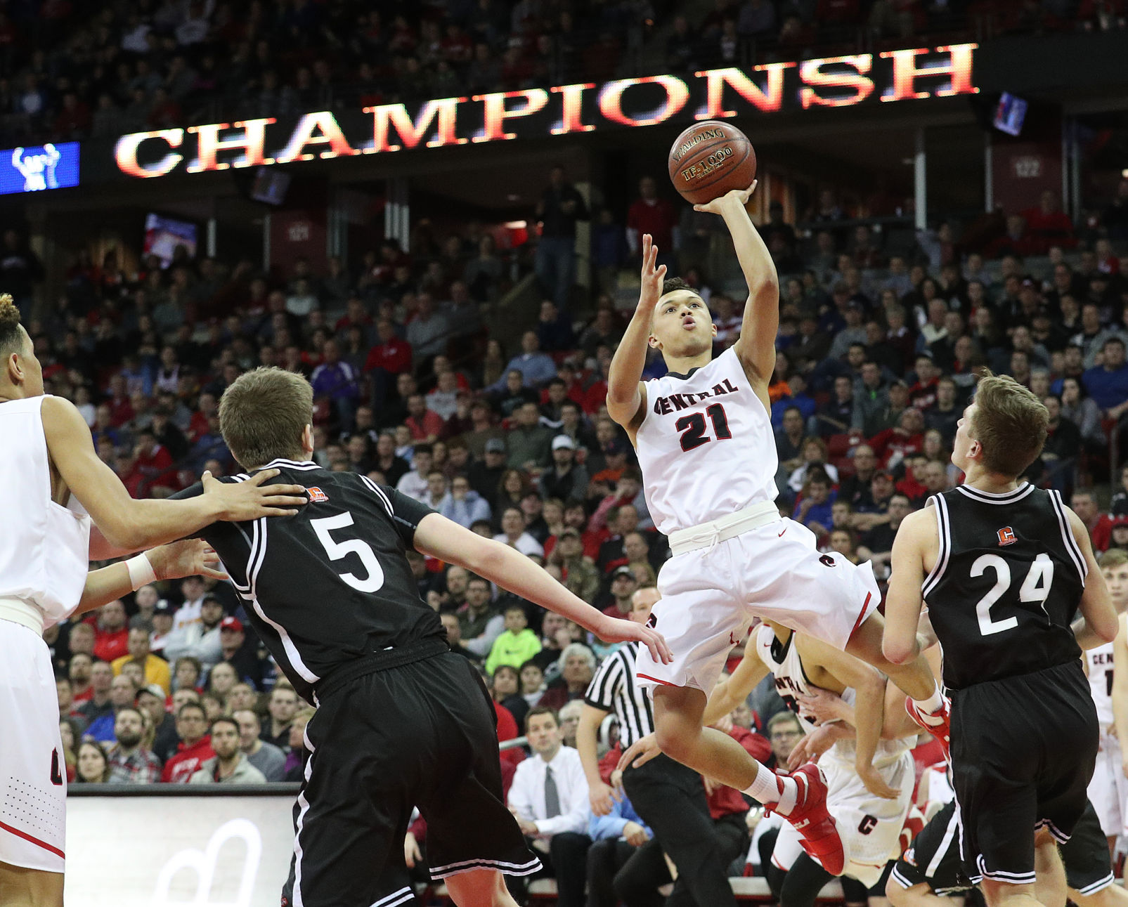 Kobe King, La Crosse Central hold off Cedarburg for state title